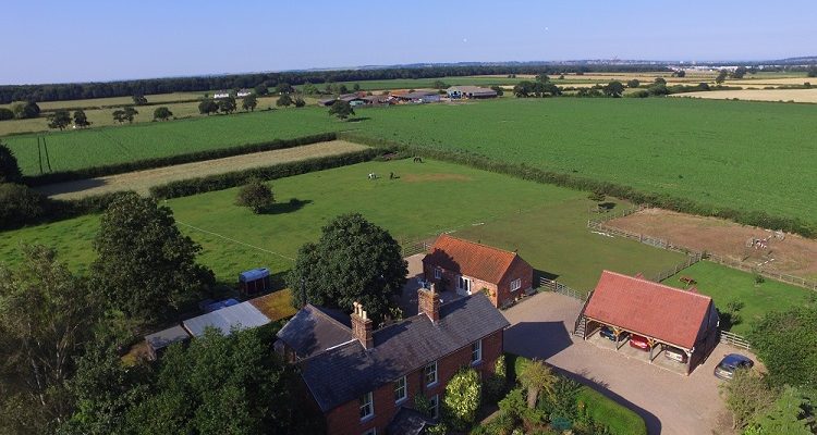 Aerial view of Dining room in Redhouse Farm Bed & Breakfast near Lincoln