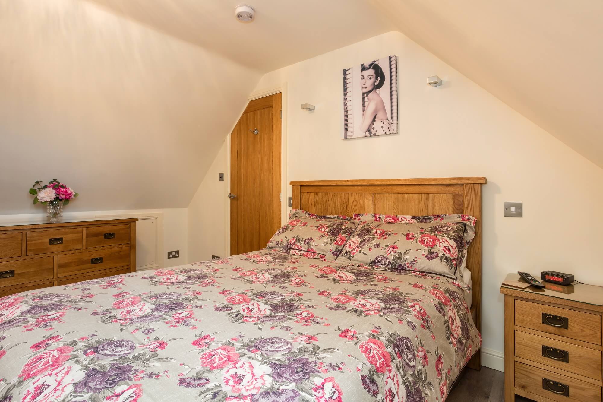 Double bedroom in Oakloft self catering apartment near Lincoln